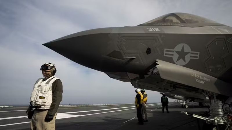 EUA enviam jatos F-35 ao Caribe em meio à escalada de tensões com a Venezuela