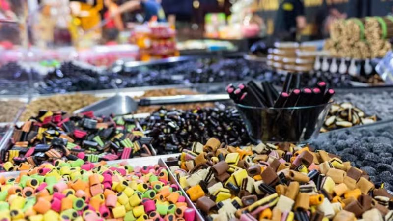 Alcaçuz pode elevar a pressão arterial e causar riscos mesmo em pessoas saudáveis, alertam especialistas