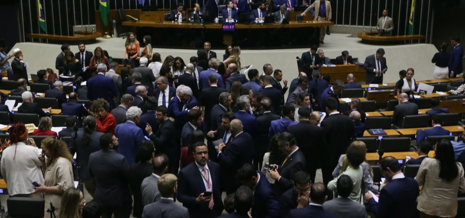 Câmara aprova isenção de Imposto de Renda para salários de até R$ 5 mil