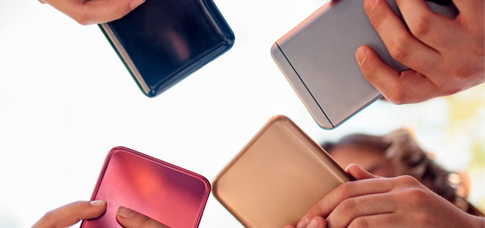 Brasil implementará novas regras para proteção de crianças e adolescentes nas redes sociais a partir de 2026