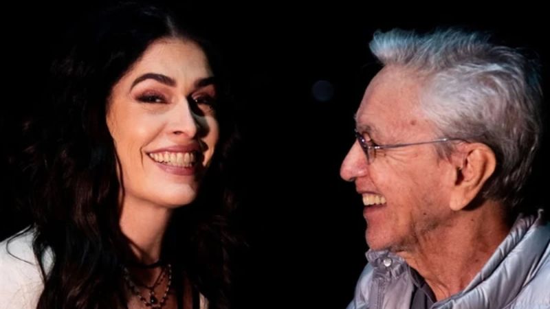 Paula Lavigne publica fotos nuas nas redes sociais e recebe elogios de famosos e de Caetano Veloso