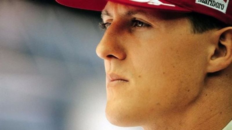 Piloto australiano é acusado de estuprar enfermeira na casa da família Schumacher, na Suíça