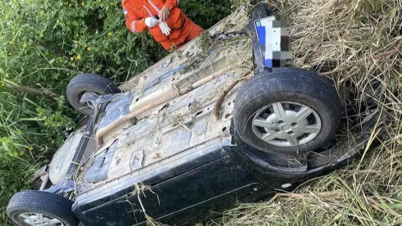 Menino de 4 anos sobrevive por dias ao lado dos pais mortos em acidente na BR-424, em Pernambuco