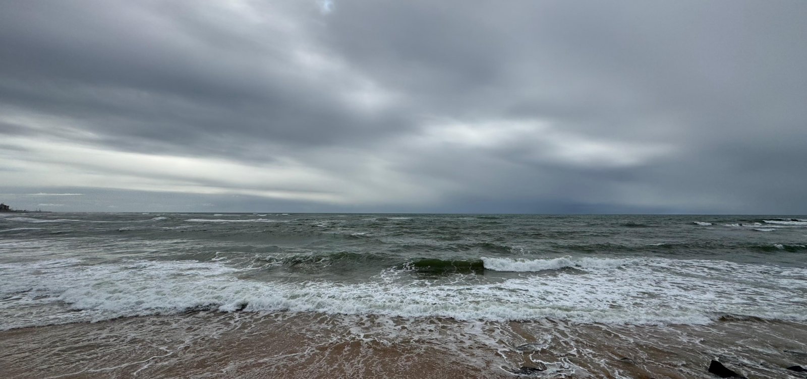 Mais de 140 cidades da Bahia estão sob alerta de chuva intensa, incluindo Salvador e RMS