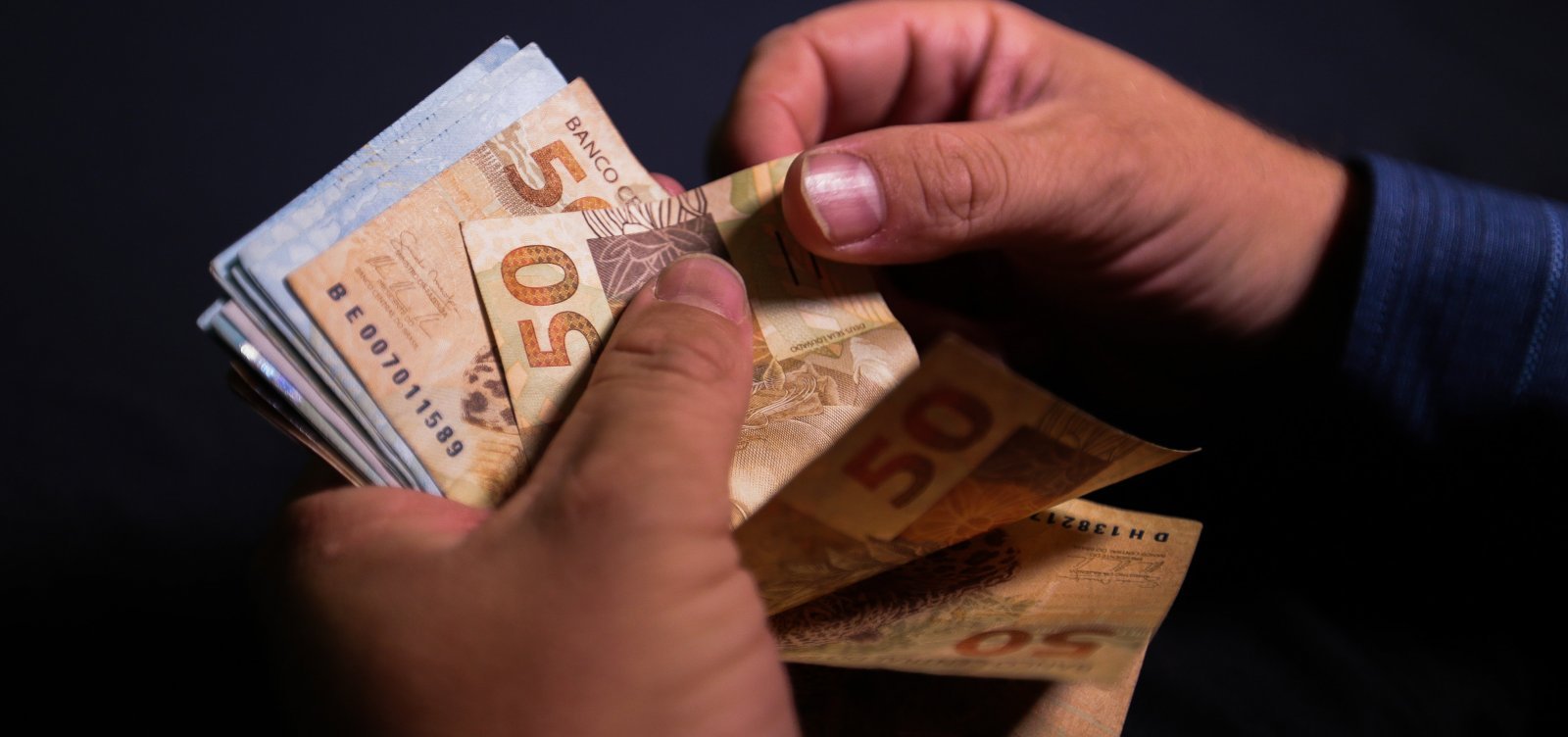 Primeira parcela do 13º salário será depositada até sexta-feira