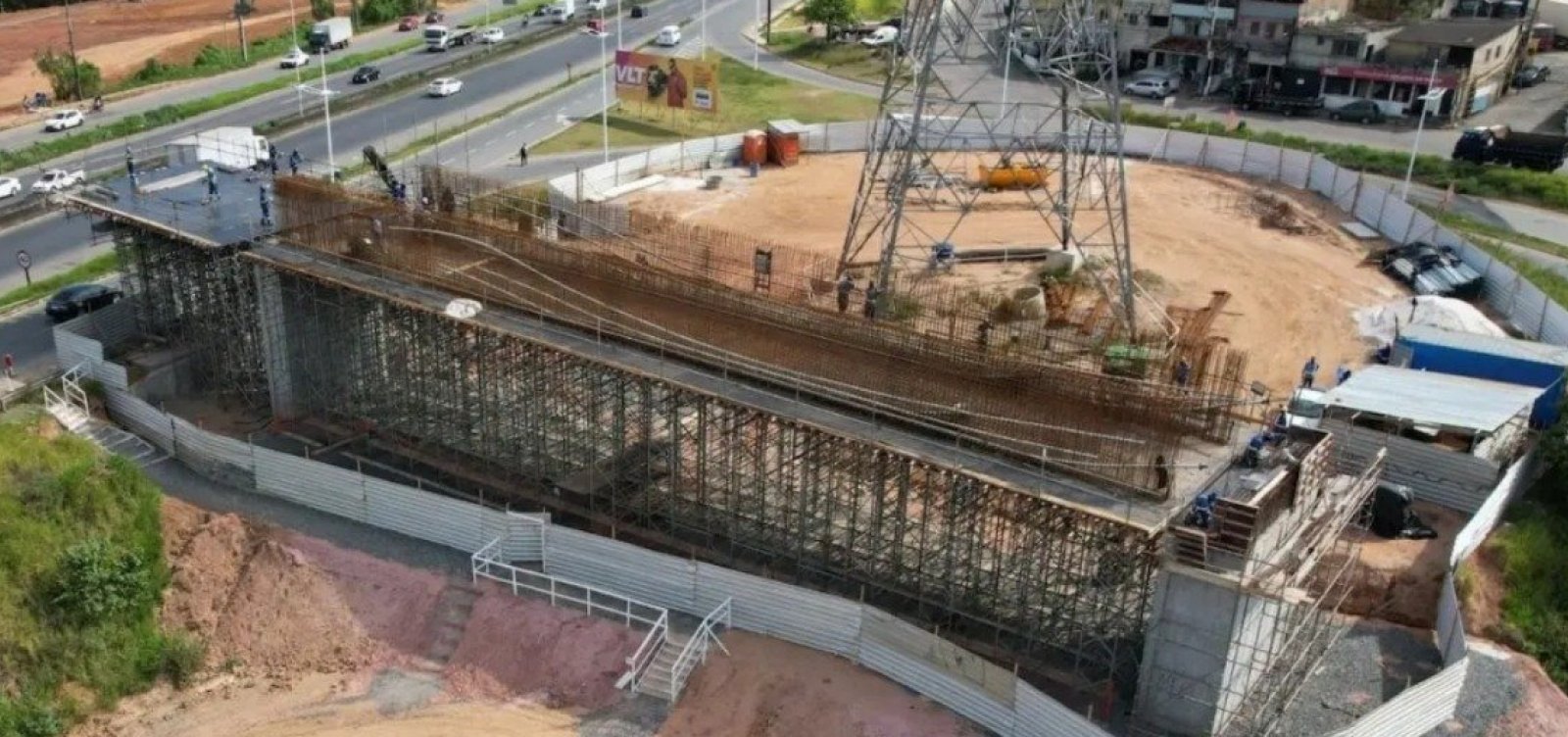 Obras do VLT provocam interdição parcial na Estrada do Derba até sexta-feira