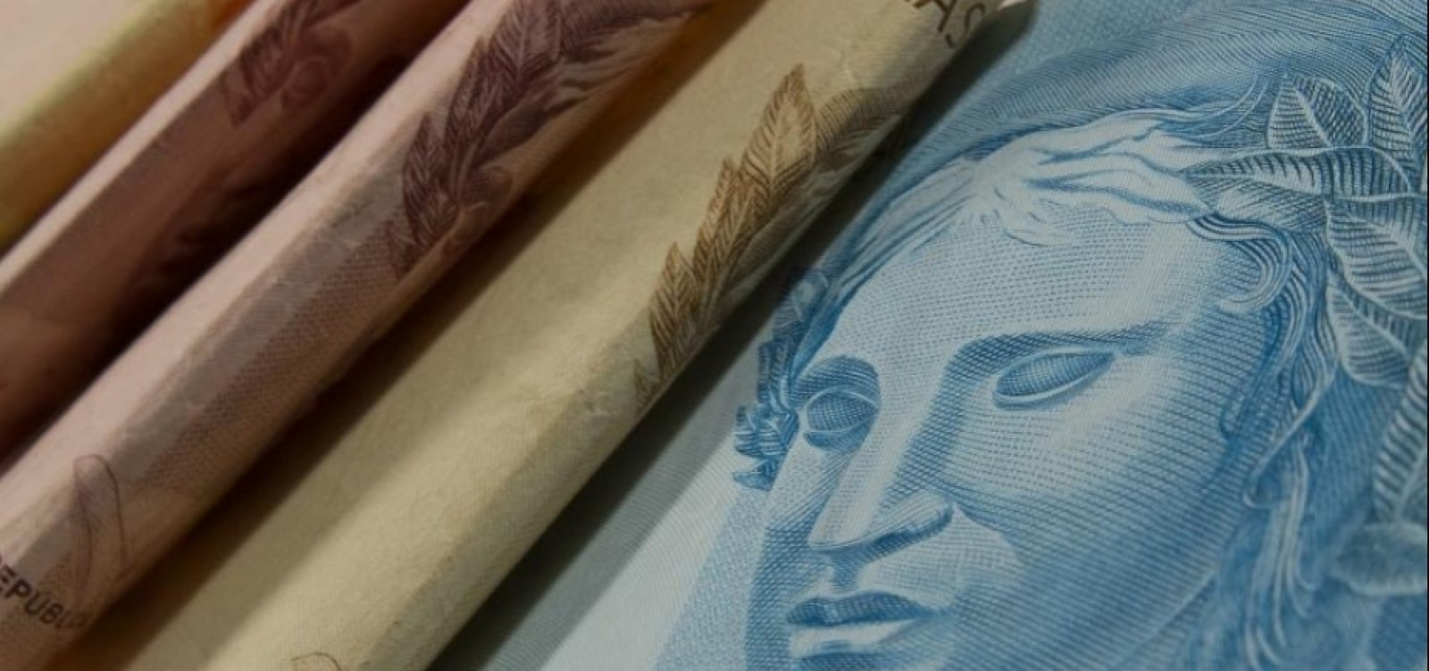 Empresas têm até esta sexta para pagar primeira parcela ou parcela única do 13º salário