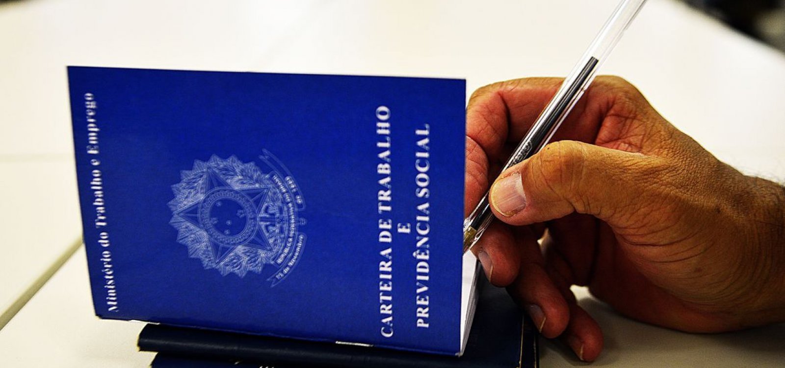 Brasil registra menor taxa de desemprego da série histórica, aponta IBGE