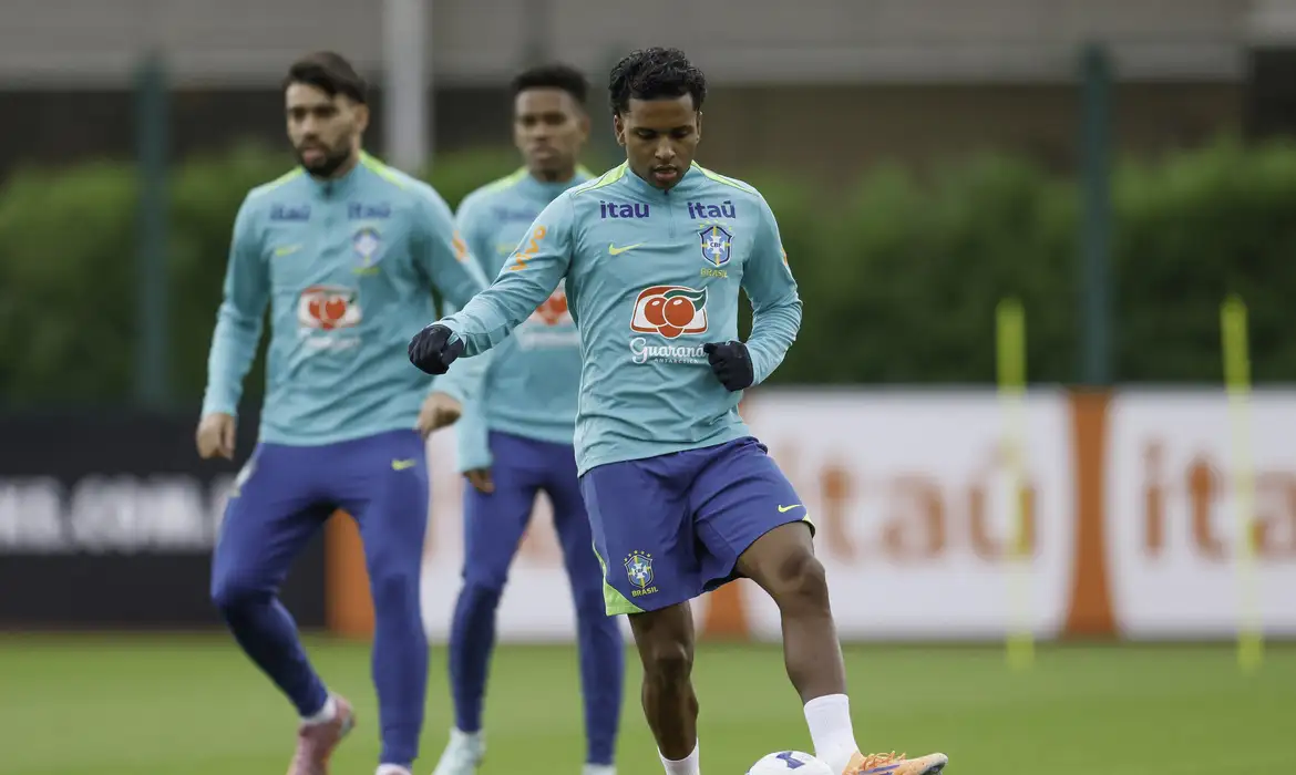 Seleção Brasileira inicia preparação para amistosos contra Senegal e Tunísia na Europa