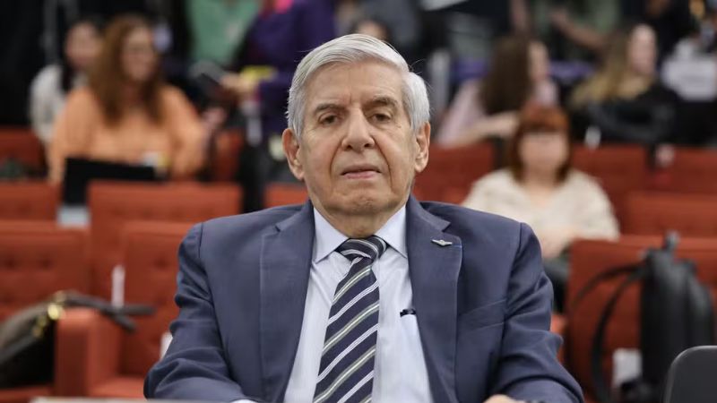 General Heleno diz em exame após prisão que convive com Alzheimer desde 2018