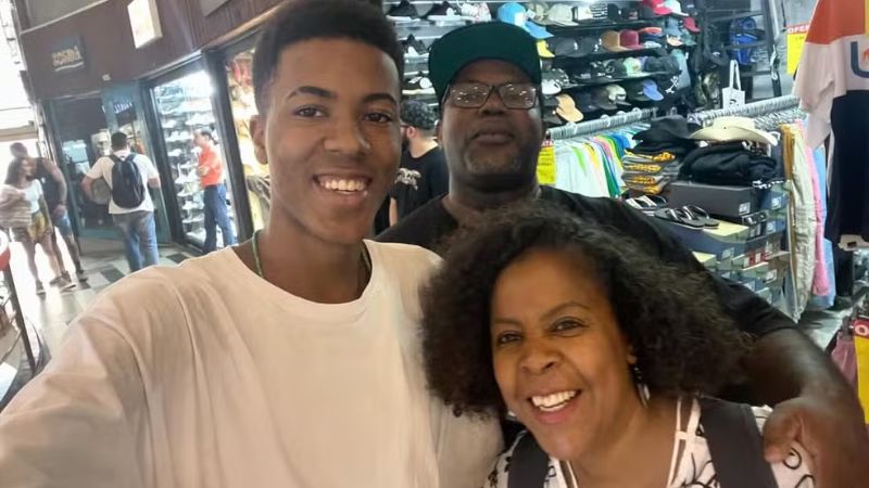 Professora que viveu nove anos com câncer metastático relata experiência com cuidados paliativos no Brasil