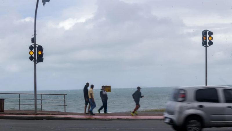 Terceira frente fria em novembro chega à Bahia e deve provocar temporais
