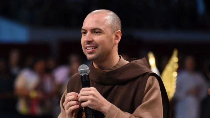 Frei Gilson confirmado no Natal de Salvador com show gratuito