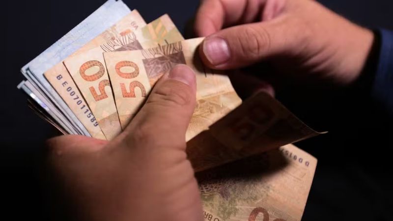 Salário mínimo será de R$ 1.621 em 2026; entenda cálculo e impactos