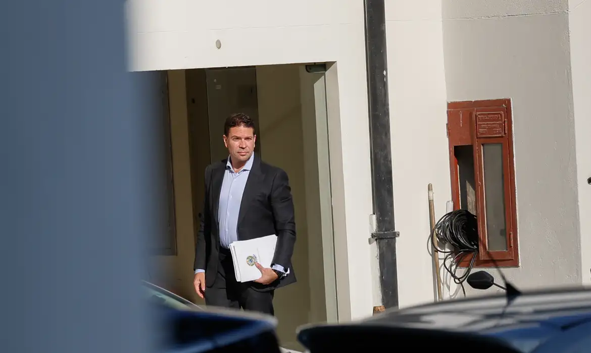 Justiça envia ao Itamaraty pedido de extradição de Alexandre Ramagem