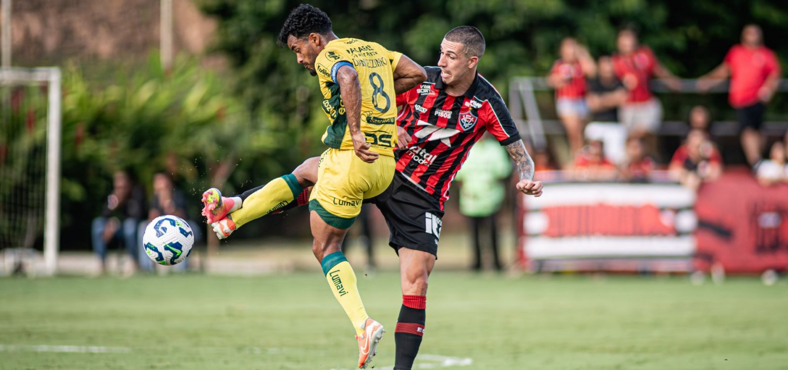 Vitória vence o Mirassol no Barradão e dá passo decisivo para permanecer na Série A