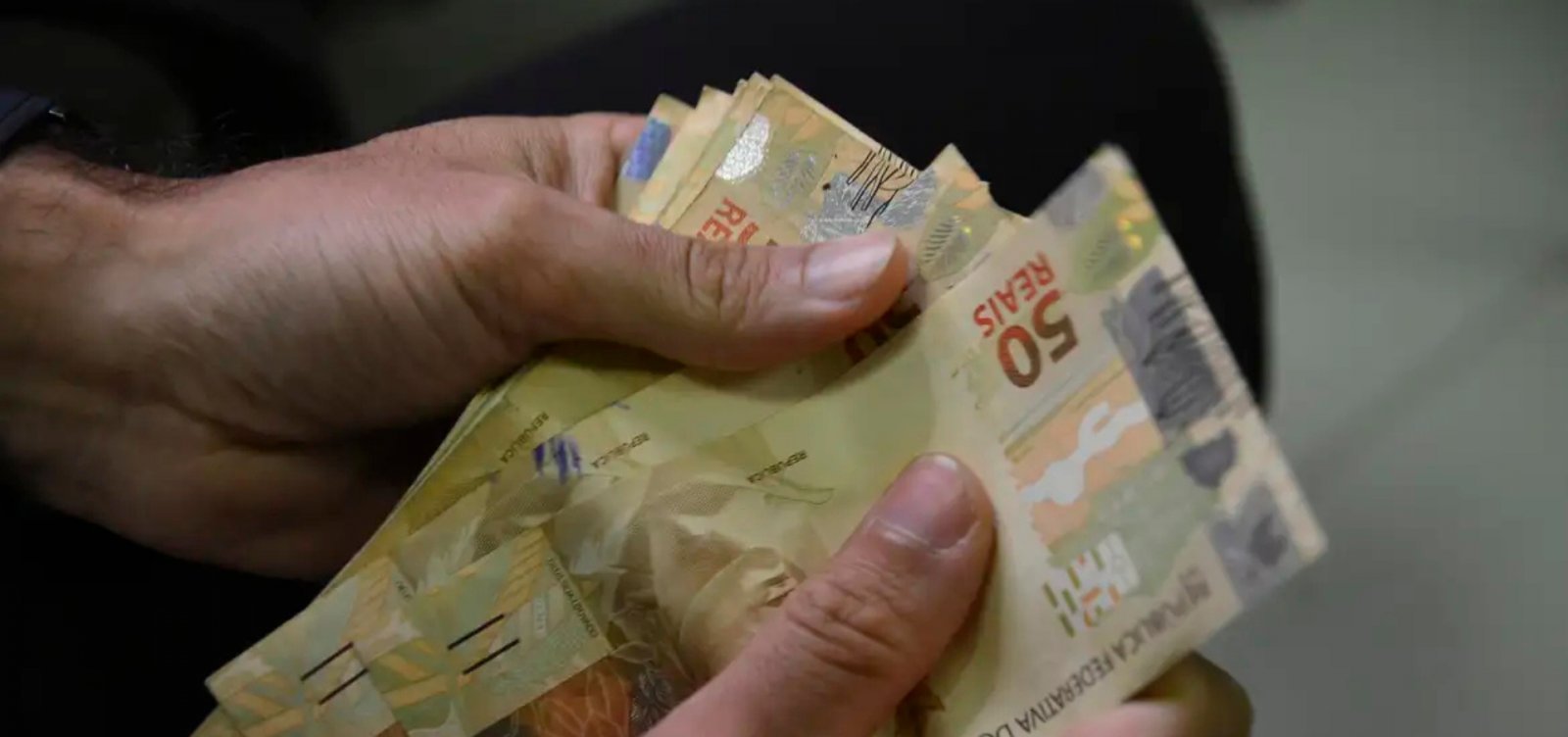 Saque do abono PIS/Pasep 2025 pode ser feito até hoje