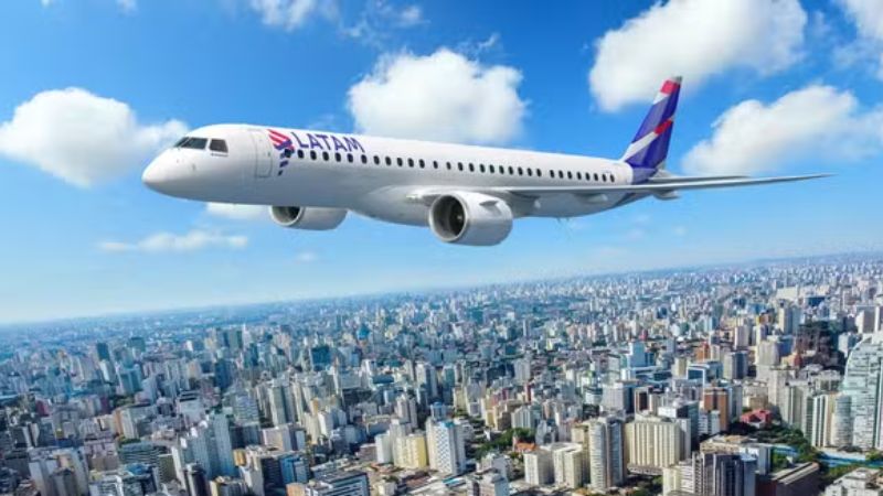 Procon notifica Latam após polêmica do “banheiro premium”