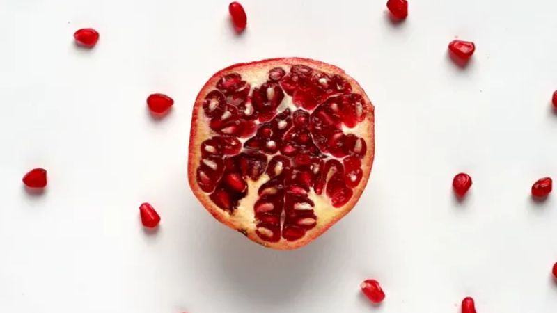 Romã e saúde do coração: o que a ciência já sabe