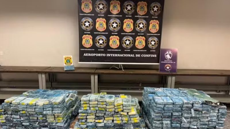 PF e Receita apreendem 1,3 tonelada de cocaína em Confins; droga seria enviada para a Espanha