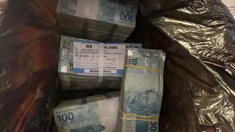 PF apreende R$ 400 mil em operação contra deputados do PL-RJ