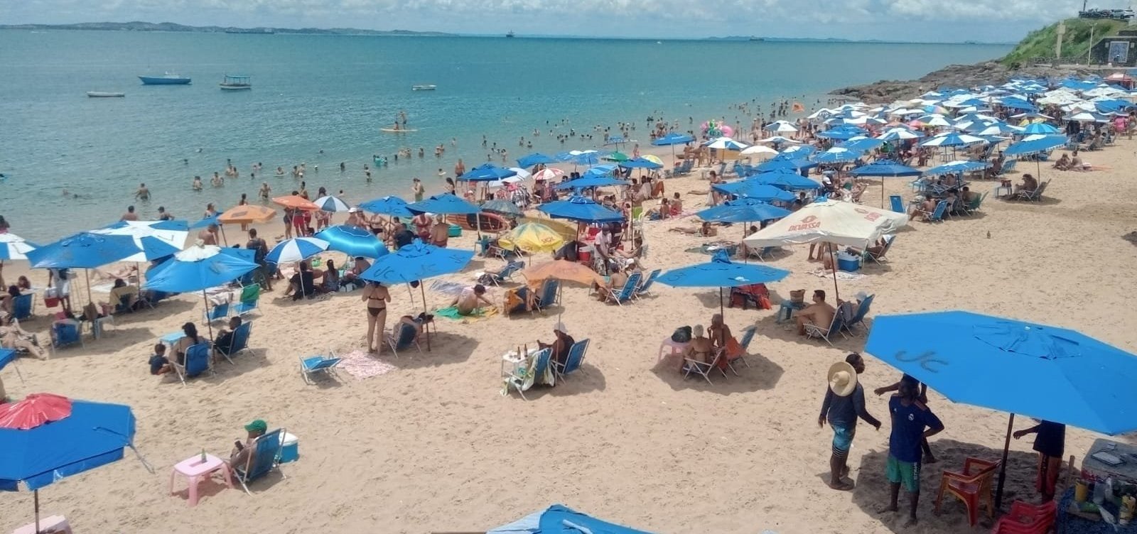 Prefeitura sanciona lei que veta colocação antecipada de kits de praia no Porto da Barra
