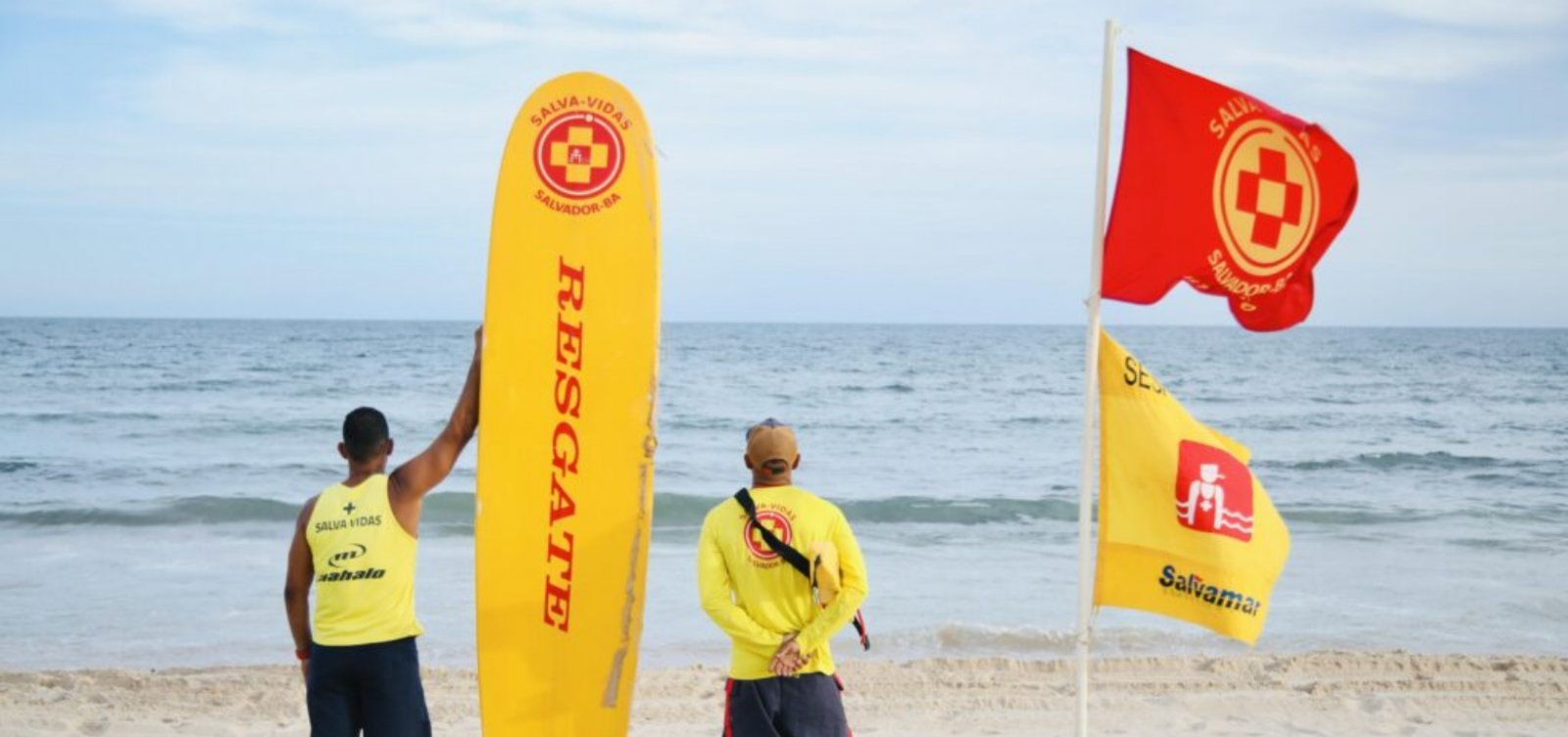 Salvador contabiliza cerca de 80 resgates por afogamento nas praias nos primeiros dias do ano