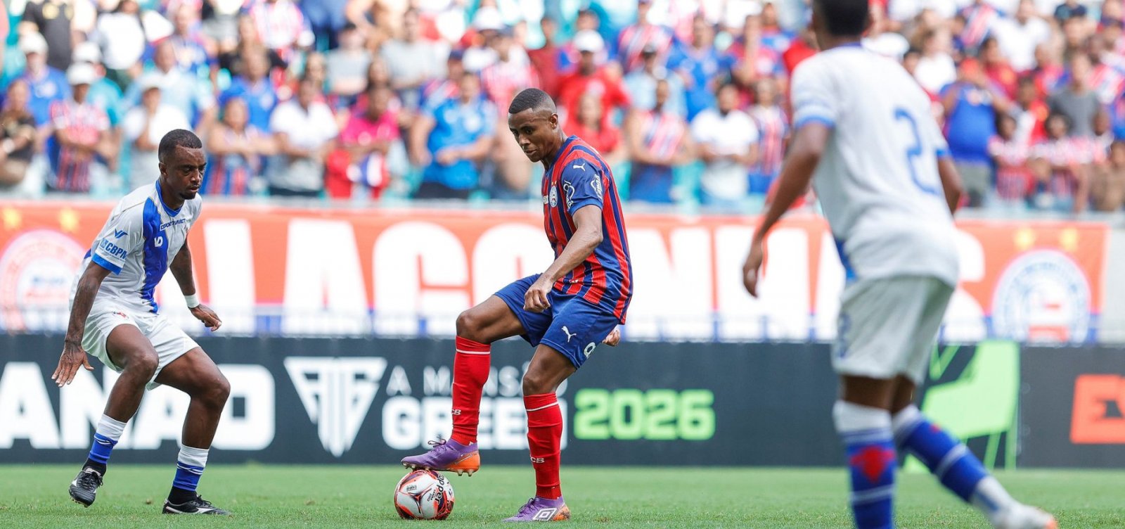 Erick comanda vitória do Bahia sobre o Galícia e mantém campanha perfeita no Baianão