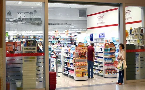 Anvisa manda recolher medicamentos após falhas em embalagens e identificação de produtos falsificados