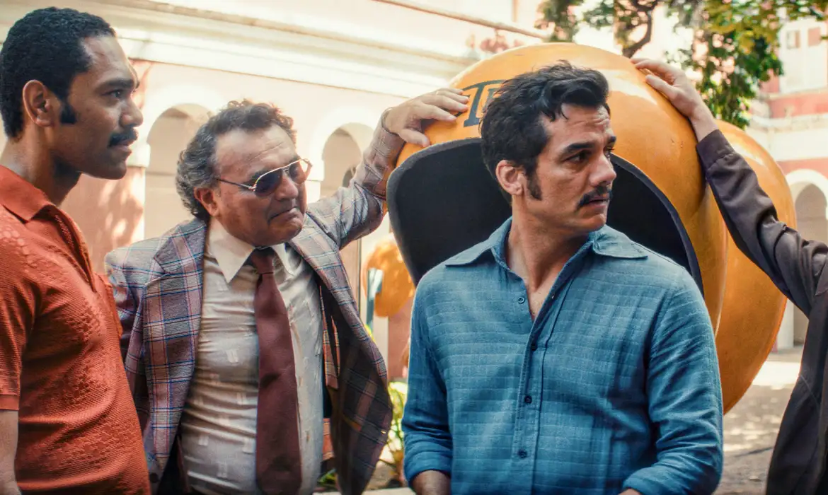 Filme brasileiro O Agente Secreto conquista dois Globos de Ouro e marca noite histórica para o cinema nacional