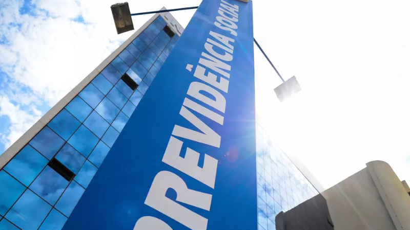 Teto do INSS sobe para R$ 8.475, mas reajuste fica abaixo da inflação oficial