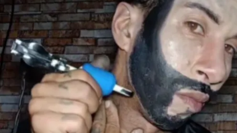 Fã tatua o rosto para imitar Gusttavo Lima e vídeo viraliza