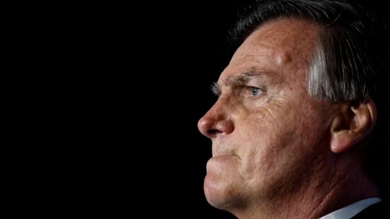 Bolsonaro passa mal novamente e sofre queda na cela da PF em Brasília