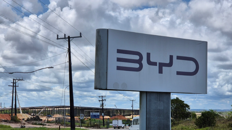 Anfavea pressiona governo contra BYD e alerta para risco de demissão em massa