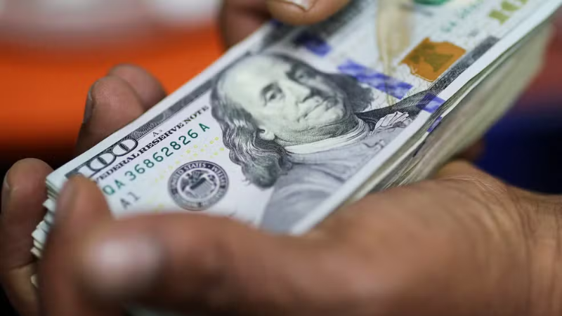 Ibovespa rompe os 170 mil pontos pela primeira vez, dólar recua