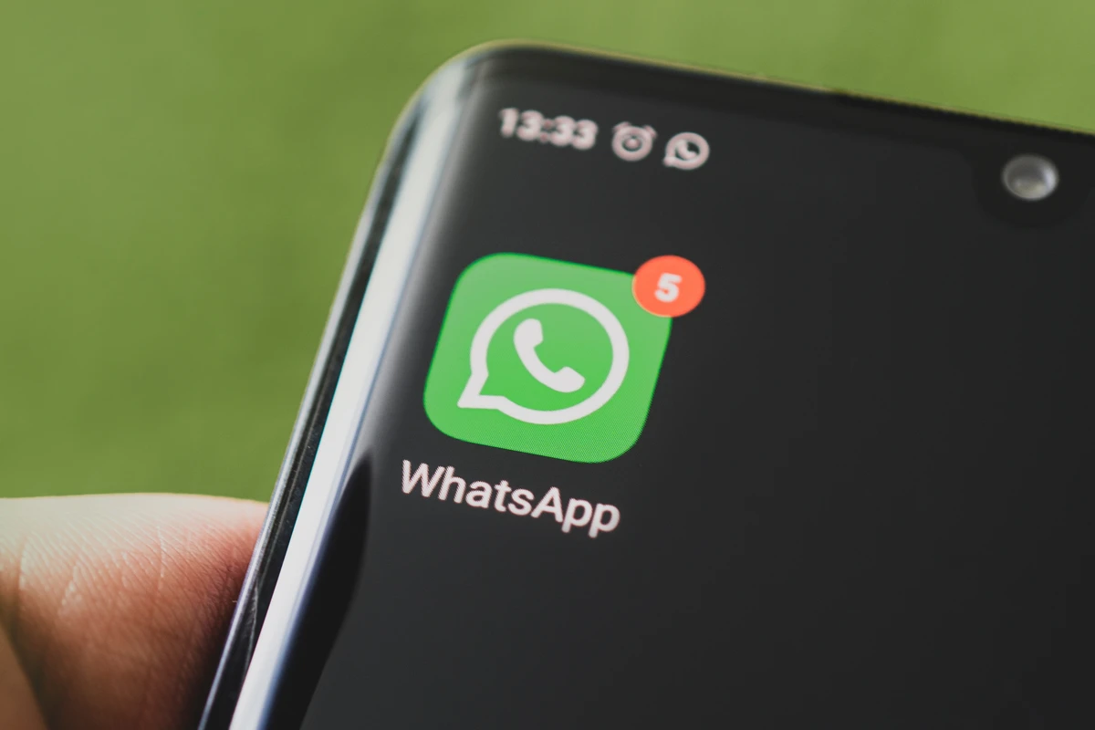 Cade suspende novos termos do WhatsApp e abre investigação contra a Meta