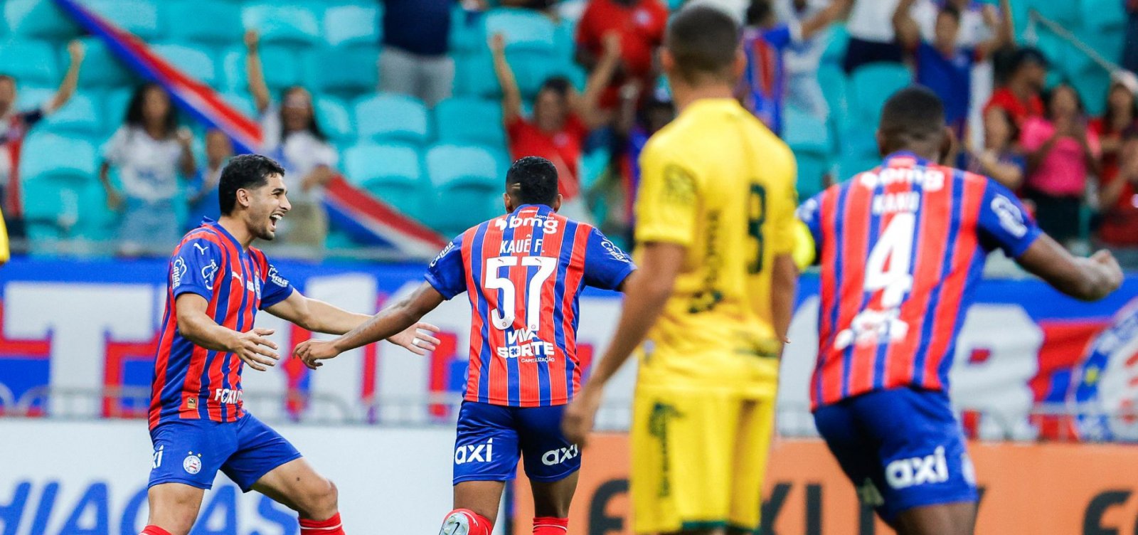 Bahia bate o Porto na Fonte Nova, segue invicto e dispara na liderança do Baianão