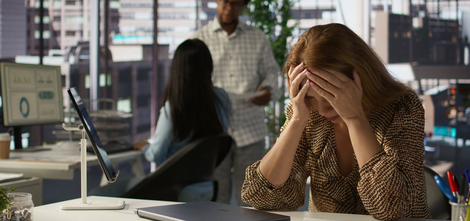 Processos e denúncias de assédio moral no trabalho crescem mais de 20% em 2025 no Brasil