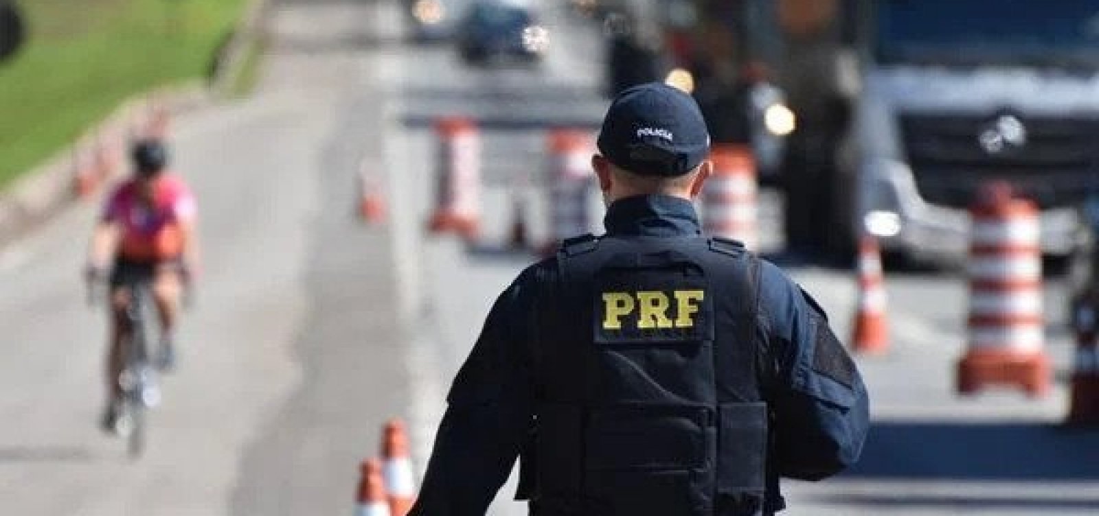 Ônibus com 42 pessoas tomba na BR-020, no oeste da Bahia, e deixa feridos