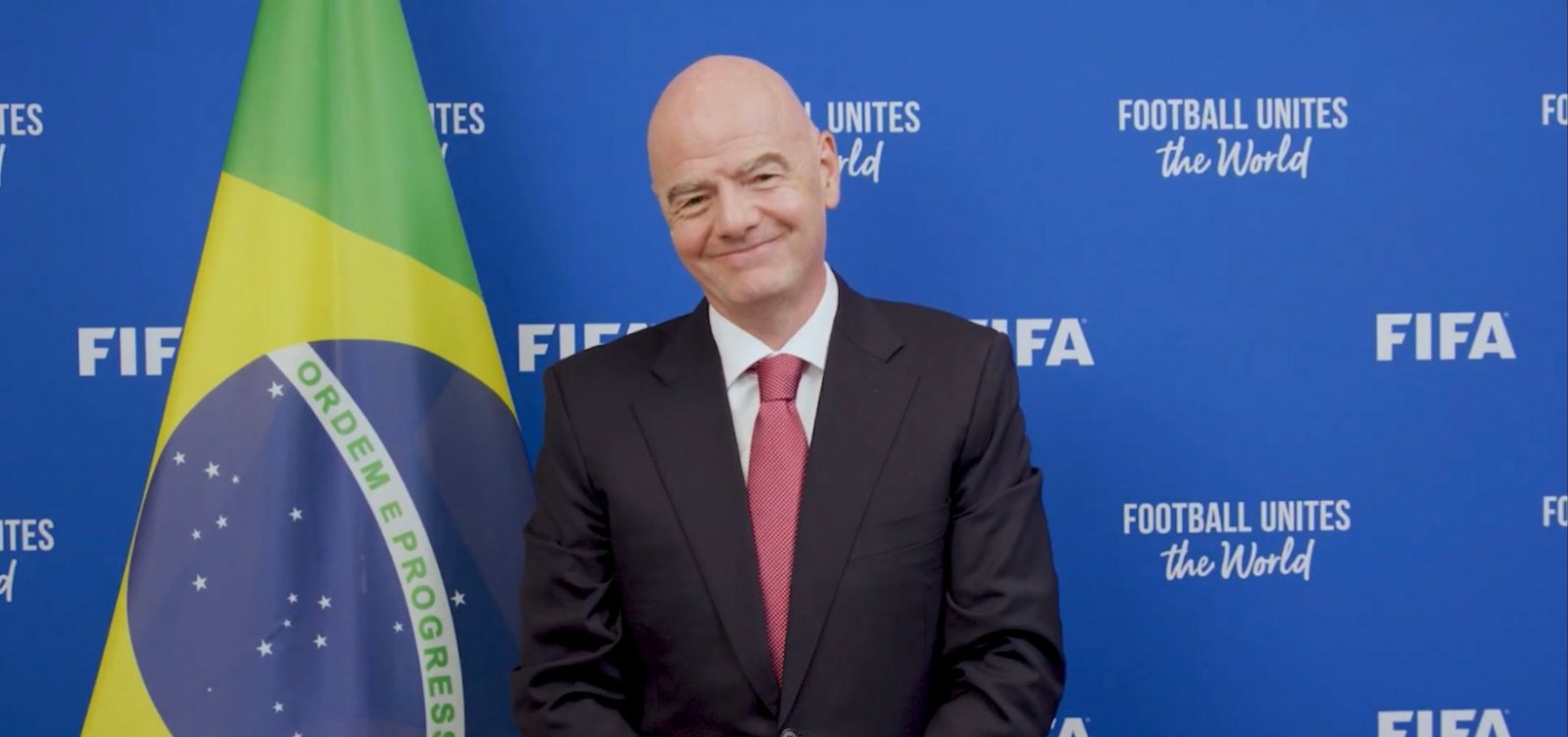 Presidente da Fifa diz que ingressos da Copa estão esgotados e cita alta demanda mundial