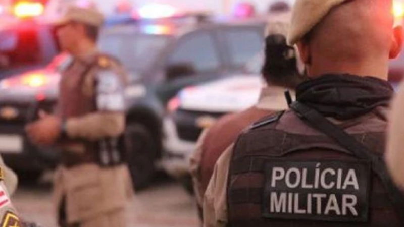 Perseguição policial termina em colisões e fuga em Salvador