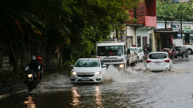 Inmet emite alerta de perigo para toda a Bahia com ventos de até 100 km/h