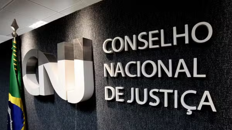 Magistrados punidos por crimes sexuais seguem recebendo acima do teto