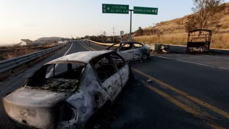 Morte de El Mencho desencadeia onda de violência no México