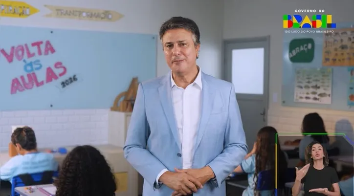 Internet chega a 70% das escolas públicas e governo aponta avanços no aprendizado