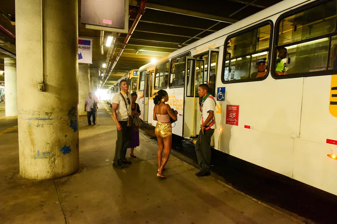 Após requalificação, 14 linhas de ônibus voltam a operar no subsolo da Estação da Lapa