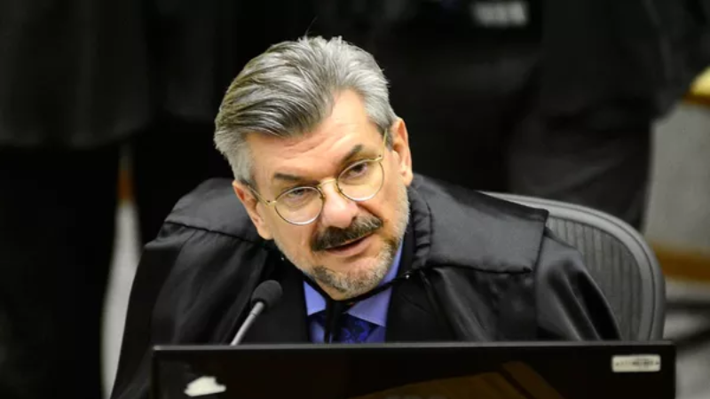 Marco Buzzi pede licença de 90 dias e nega acusações de importunação sexual