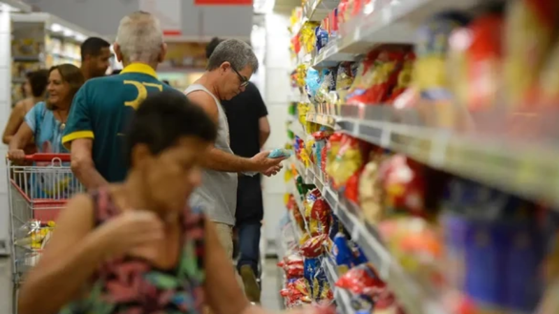 Supermercados do Espírito Santo vão fechar aos domingos a partir de março em projeto piloto