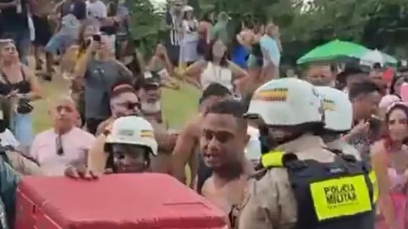 Ex-jogador do Vitória é preso após confusão no Carnaval de Belo Horizonte