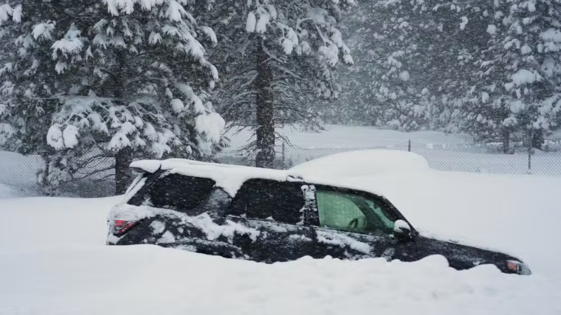 Avalanche na Califórnia deixa nove esquiadores desaparecidos e seis sobreviventes